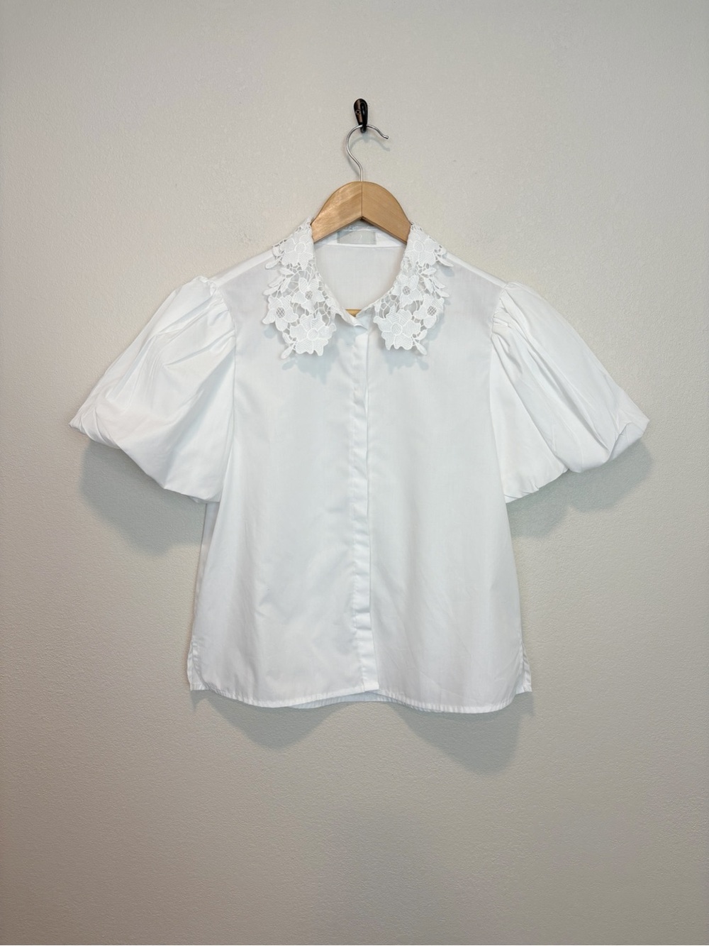 Q2 White Crochet Collar Button-Up Shirt Short Puff Sleeve Size Small